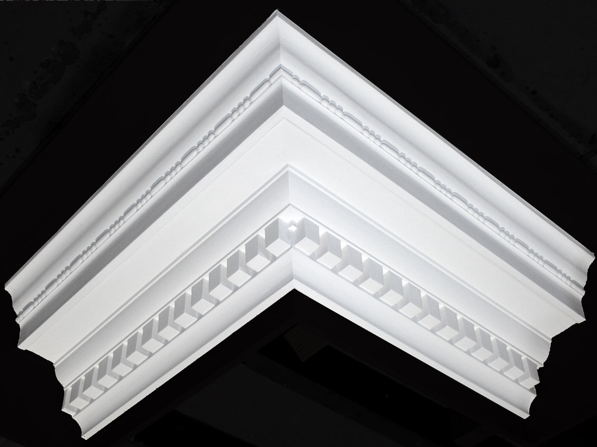 Reference: 102 - Style: Decorative<br />Girth Ceiling (mm): 202<br />Girth Wall (mm): 208
